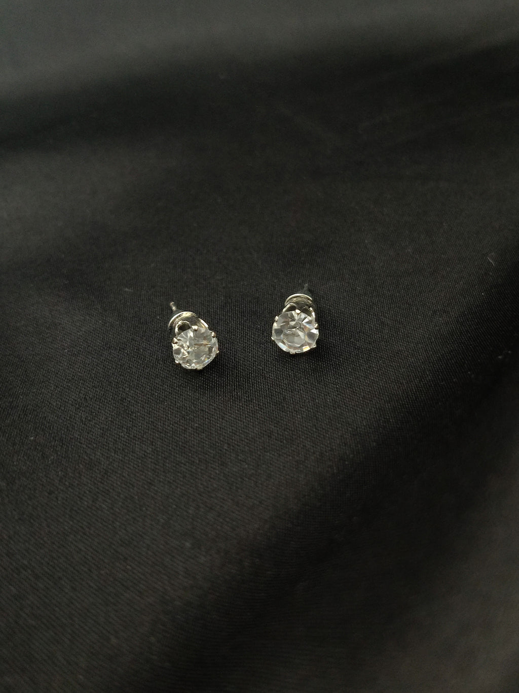 Sparkling Floral Crystal Jewelry Set – Necklace & Stud Earring