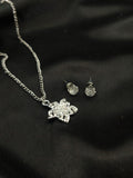 Sparkling Floral Crystal Jewelry Set – Necklace & Stud Earring
