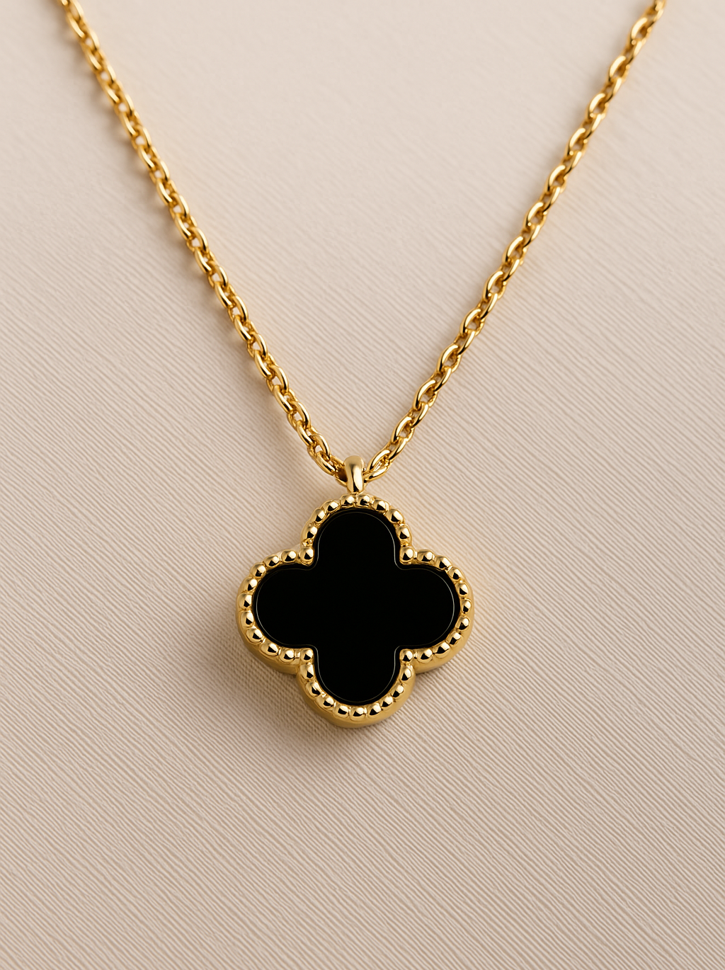 Elegant Black Clover Pendant Necklace – Gold-Plated Luxury Jewelry